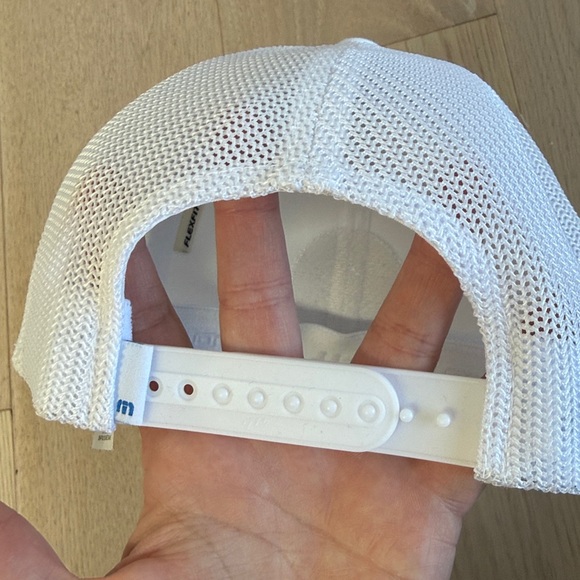 Travis Mathew Florida FlexFit Hat New With Tags - Picture 4 of 9